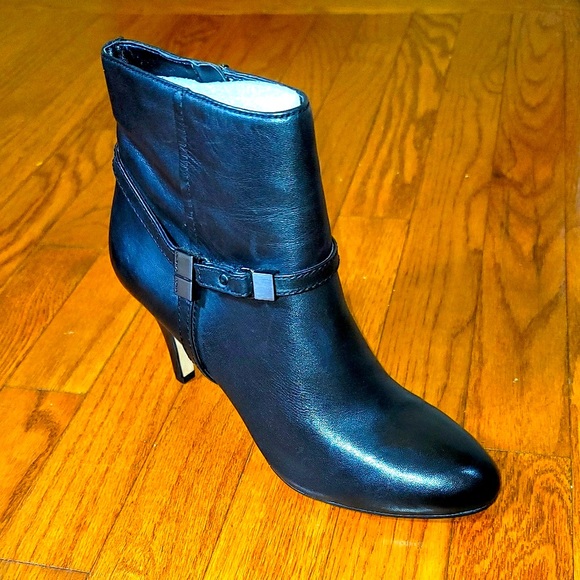 Vince Camuto | Vanya Ankle Boots - Picture 7 of 10